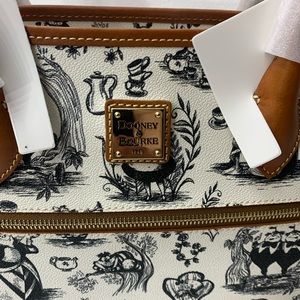 Bnwt Dooney & Bourke Disney Alice in Wonderland set